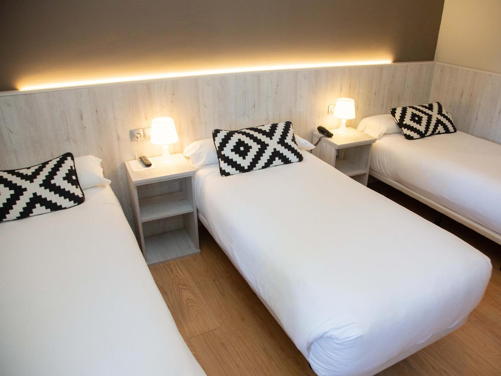Hotel Restaurante Cadosa Soria Eksteriør bilde